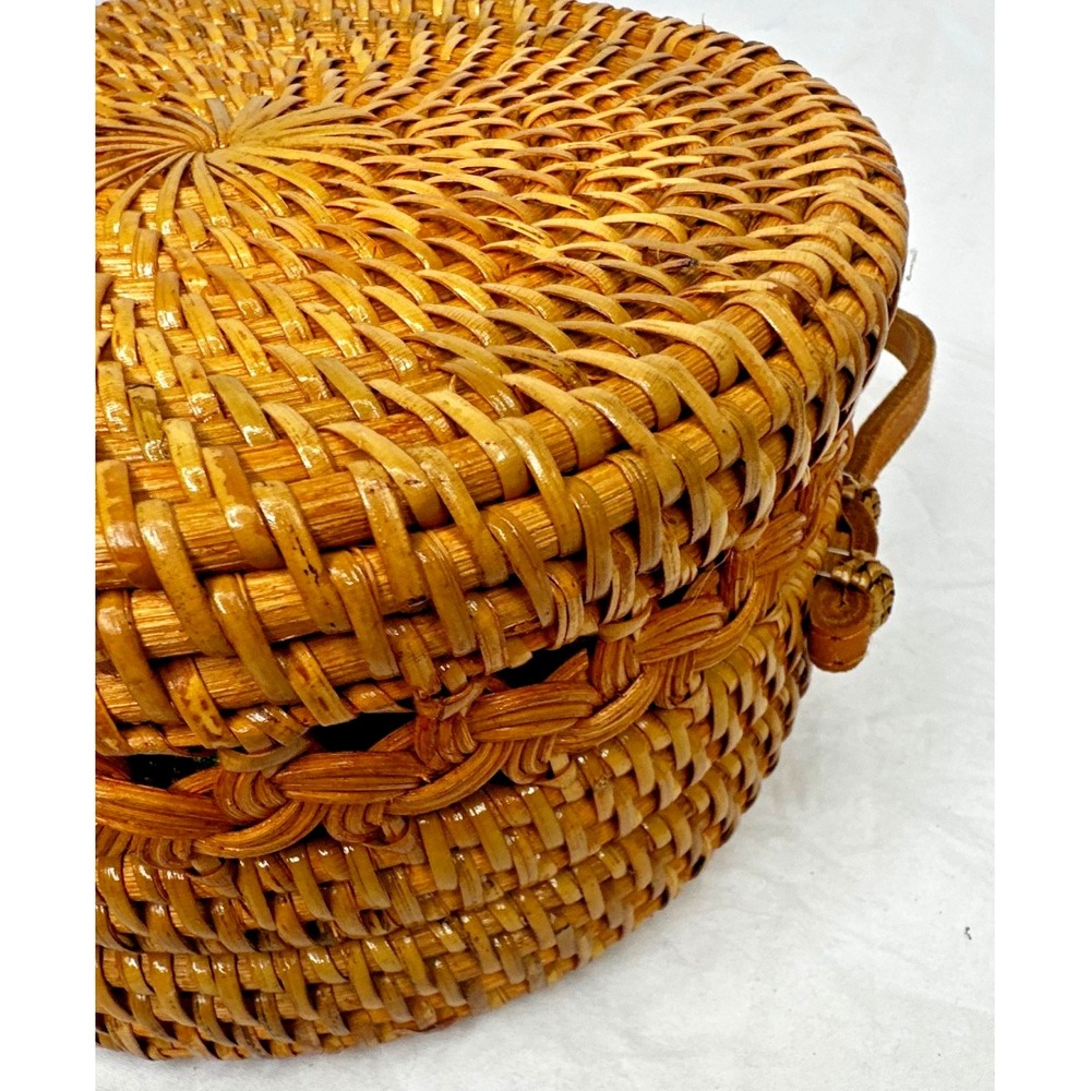 Round Wicker Woven Crossbody Bali Bag purse Baik fabric lining Purse - Picture 16 of 16